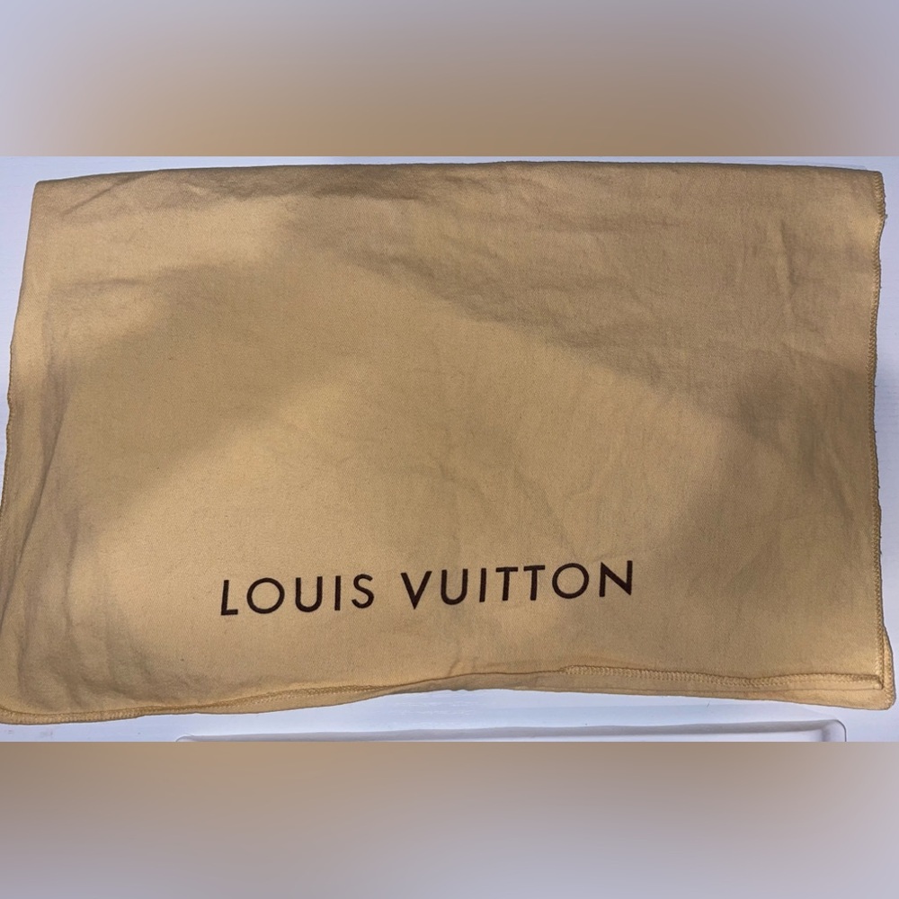 Authentic Louis Vuitton medium flap dust bag sz 17x11.5 approximately - Picture 2 of 7